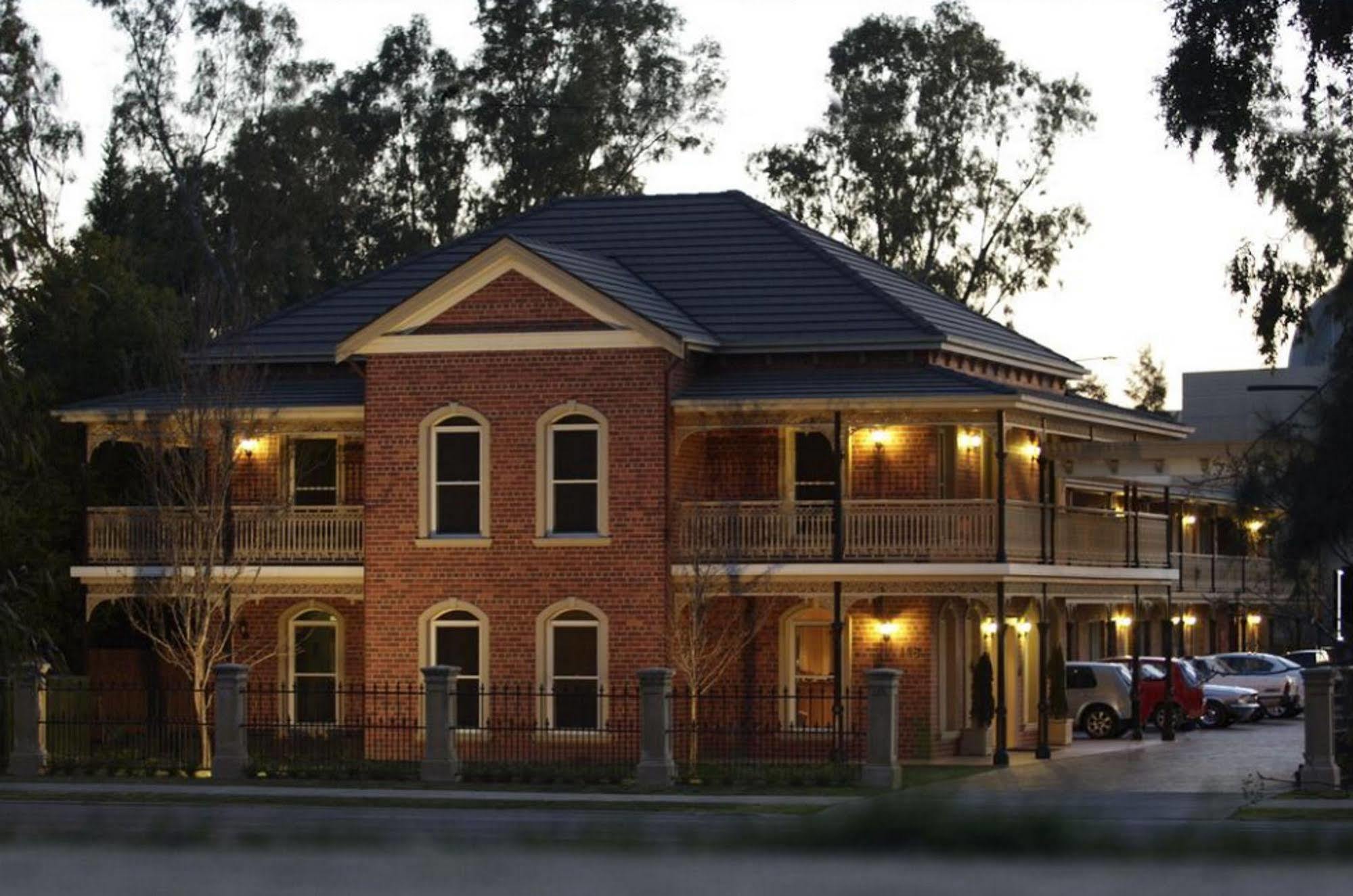 Carlyle Suites & Apartments Wagga Wagga Exterior foto